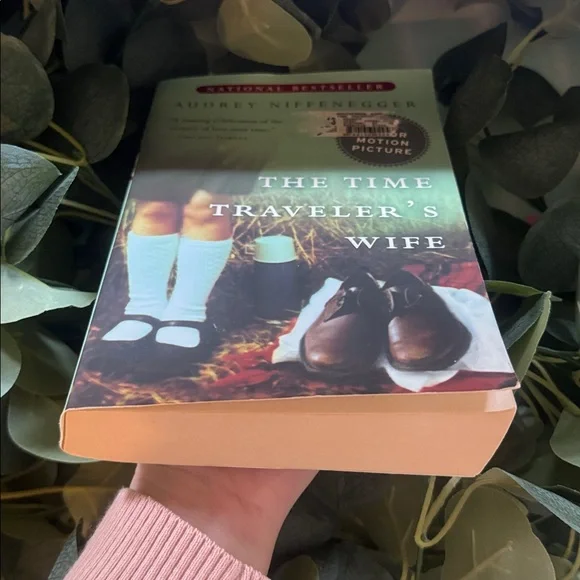 The Time Traveler's Wife by Audrey Niffenegger - Picture 5 of 5